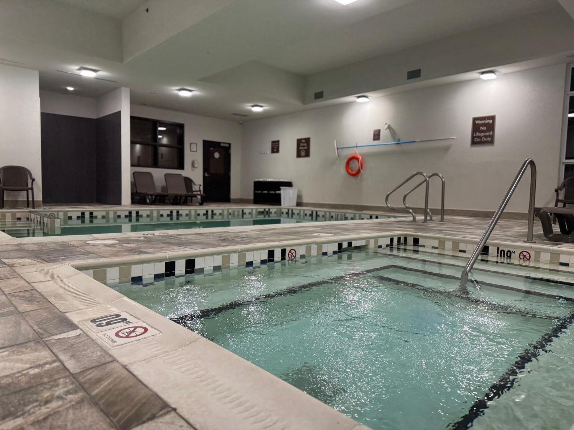 Southfort Inn Fort Saskatchewan Kültér fotó