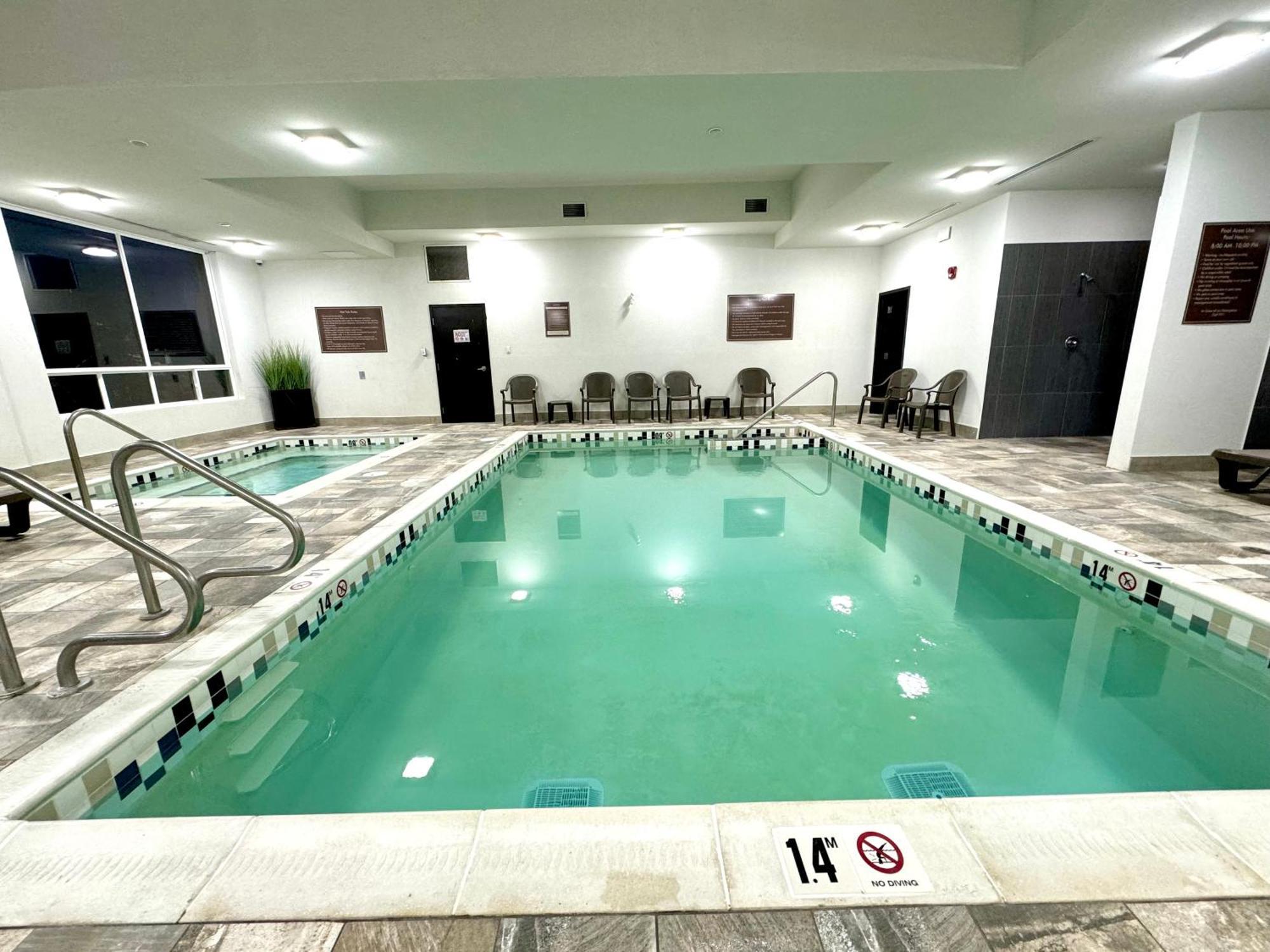 Southfort Inn Fort Saskatchewan Kültér fotó