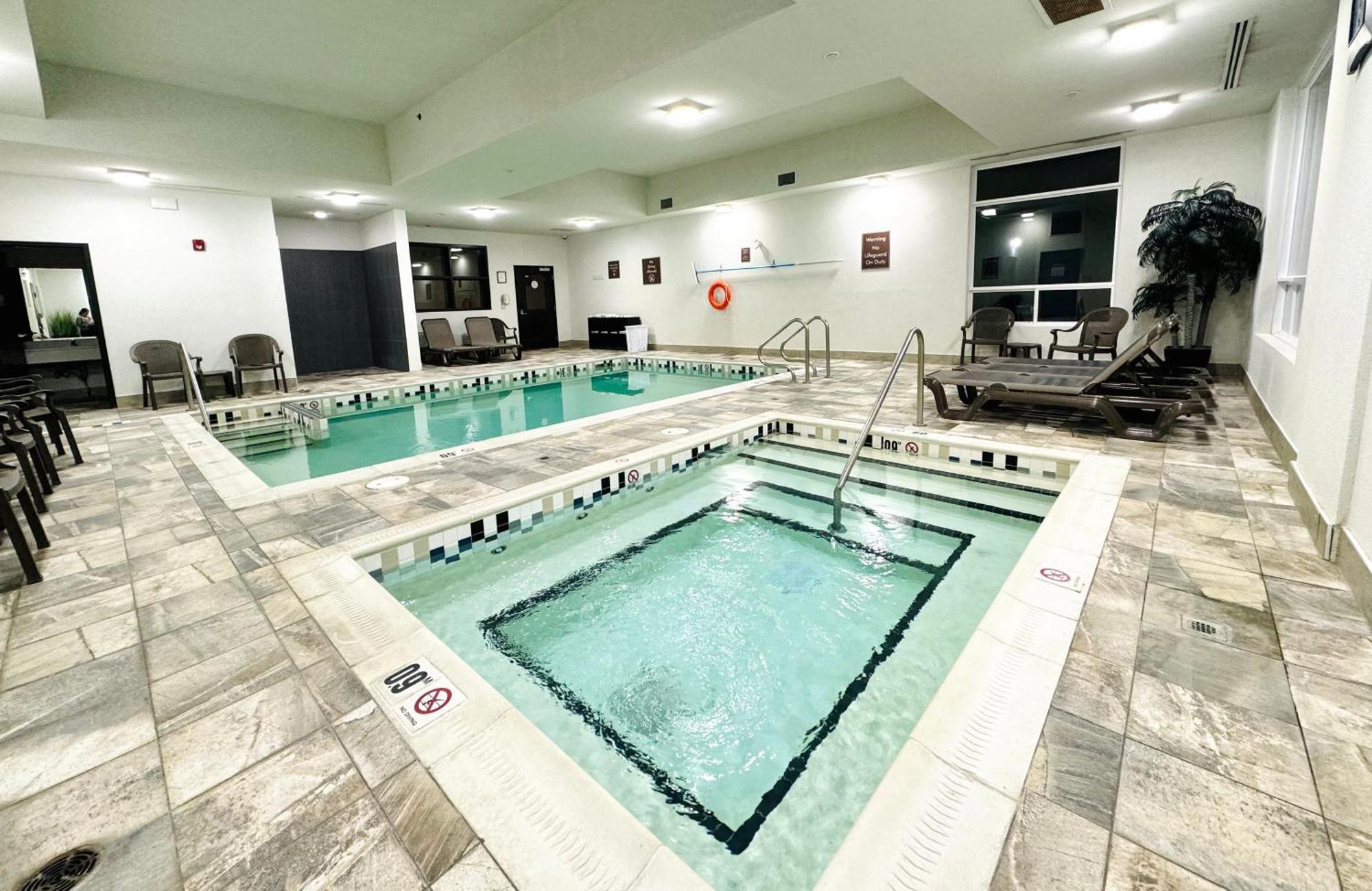 Southfort Inn Fort Saskatchewan Kültér fotó